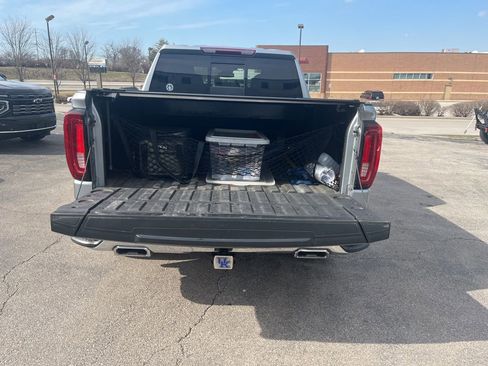 Used 2023 GMC Sierra 1500 SLT image 11