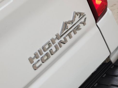 Used 2021 Chevrolet Silverado 1500 High Country w/ Technology Package AWD/4WD image 26