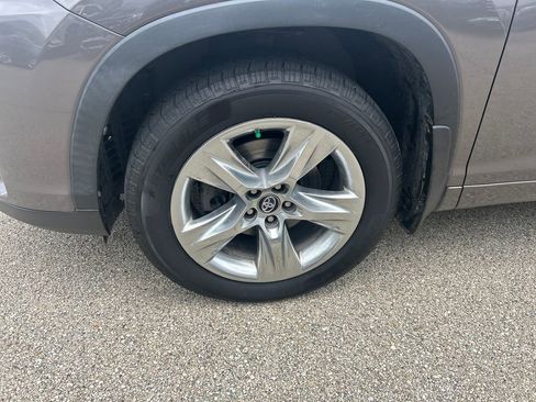 Used 2019 Toyota Highlander Limited AWD/4WD image 28