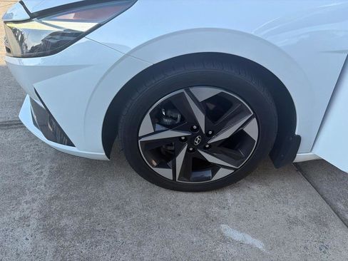 Used 2022 Hyundai Elantra Limited FWD image 37