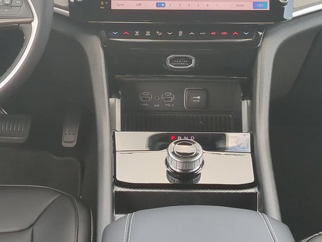 New 2027 Jeep Grand Cherokee Limited RWD image 18
