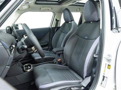 Certified 2025 MINI Cooper S image 22