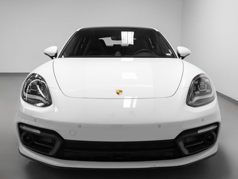 Used 2023 Porsche Panamera 4 image 8