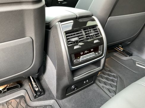 Certified 2025 BMW X5 xDrive50e w/ M Sport Package image 25