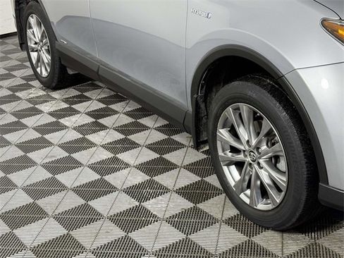 Used 2017 Toyota RAV4 Limited image 12