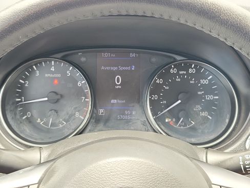 Used 2019 Nissan Rogue SV w/ Premium Package FWD image 21