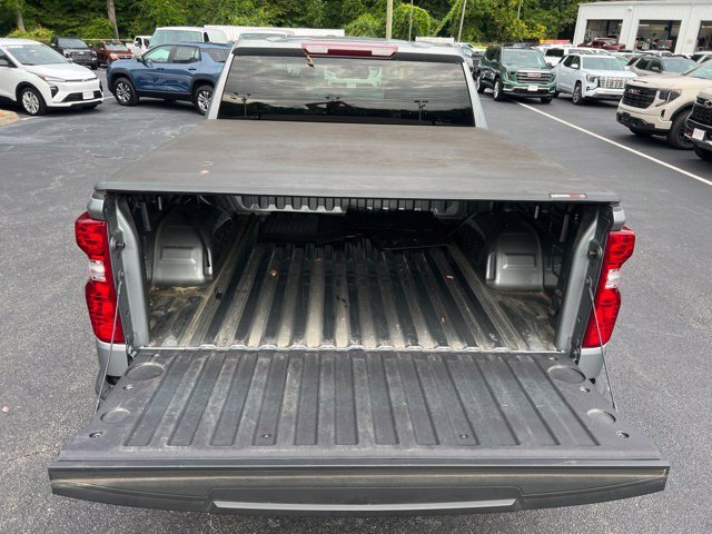 Used 2023 Chevrolet Silverado 1500 LT AWD/4WD image 14