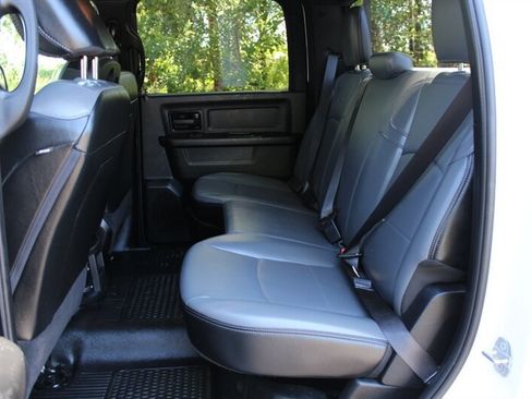 Used 2022 RAM 2500 Tradesman w/ Chrome Appearance Group AWD/4WD image 13