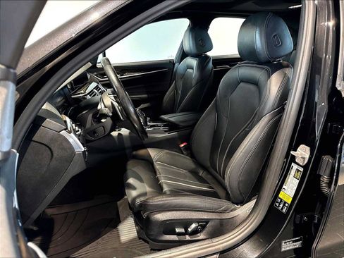 Used 2021 BMW 540i xDrive w/ Premium Package AWD/4WD image 8