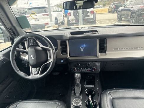 Used 2025 Ford Bronco Outer Banks image 6