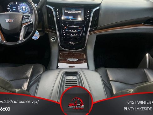 Used 2019 Cadillac Escalade ESV 2WD image 57