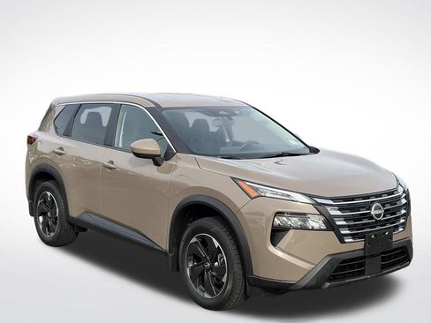 Used 2025 Nissan Rogue SV AWD/4WD image 2