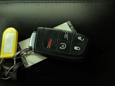 Used 2020 Jeep Grand Cherokee Limited w/ Luxury Group II image 31