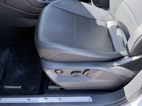 Used 2019 Volkswagen Tiguan SEL R-Line FWD image 31
