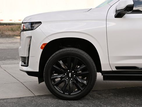 Used 2021 Cadillac Escalade ESV Sport w/ Driver Assist Tech Package AWD/4WD image 60