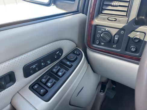 Used 2005 Cadillac Escalade EXT AWD/4WD image 26