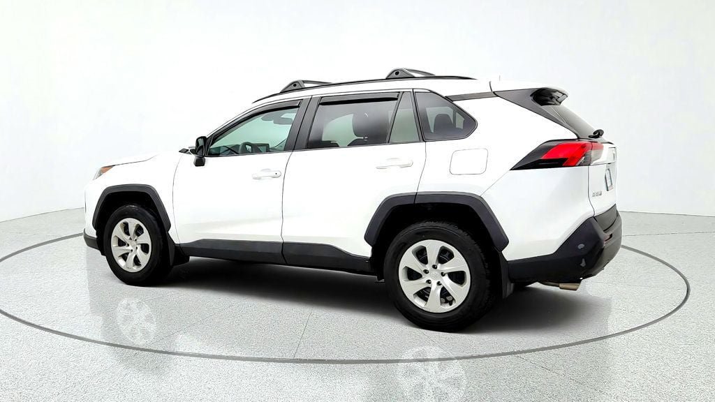 Used 2021 Toyota RAV4 LE AWD/4WD image 7