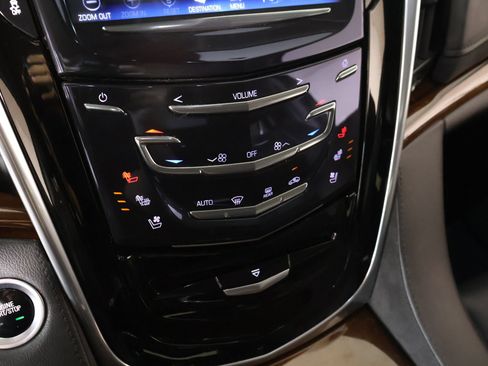 Used 2020 Cadillac Escalade Premium Luxury w/ LPO, Radiant Package AWD/4WD image 8