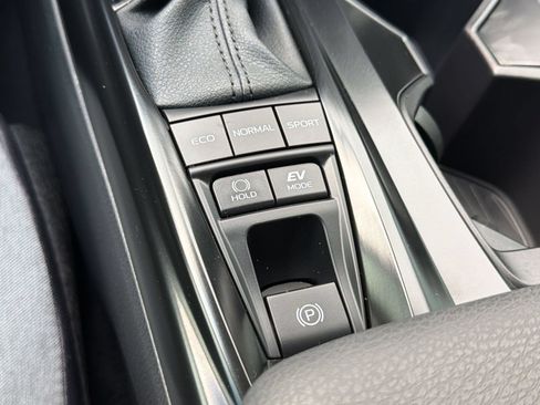 Used 2025 Toyota Camry LE w/ Convenience Package FWD image 18