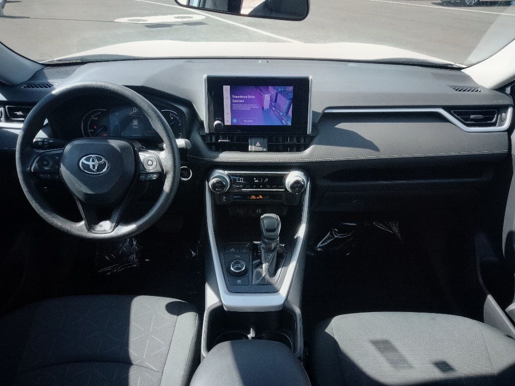 Used 2025 Toyota RAV4 XLE AWD/4WD image 12