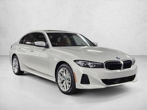 Certified 2025 BMW 330i xDrive Sedan w/ Convenience Package AWD/4WD image 6