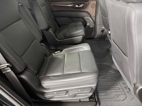 Used 2021 GMC Yukon Denali w/ Denali Premium Package image 15
