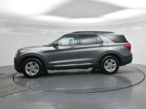 Certified 2022 Ford Explorer XLT w/ Class IV Trailer Tow Package image 31