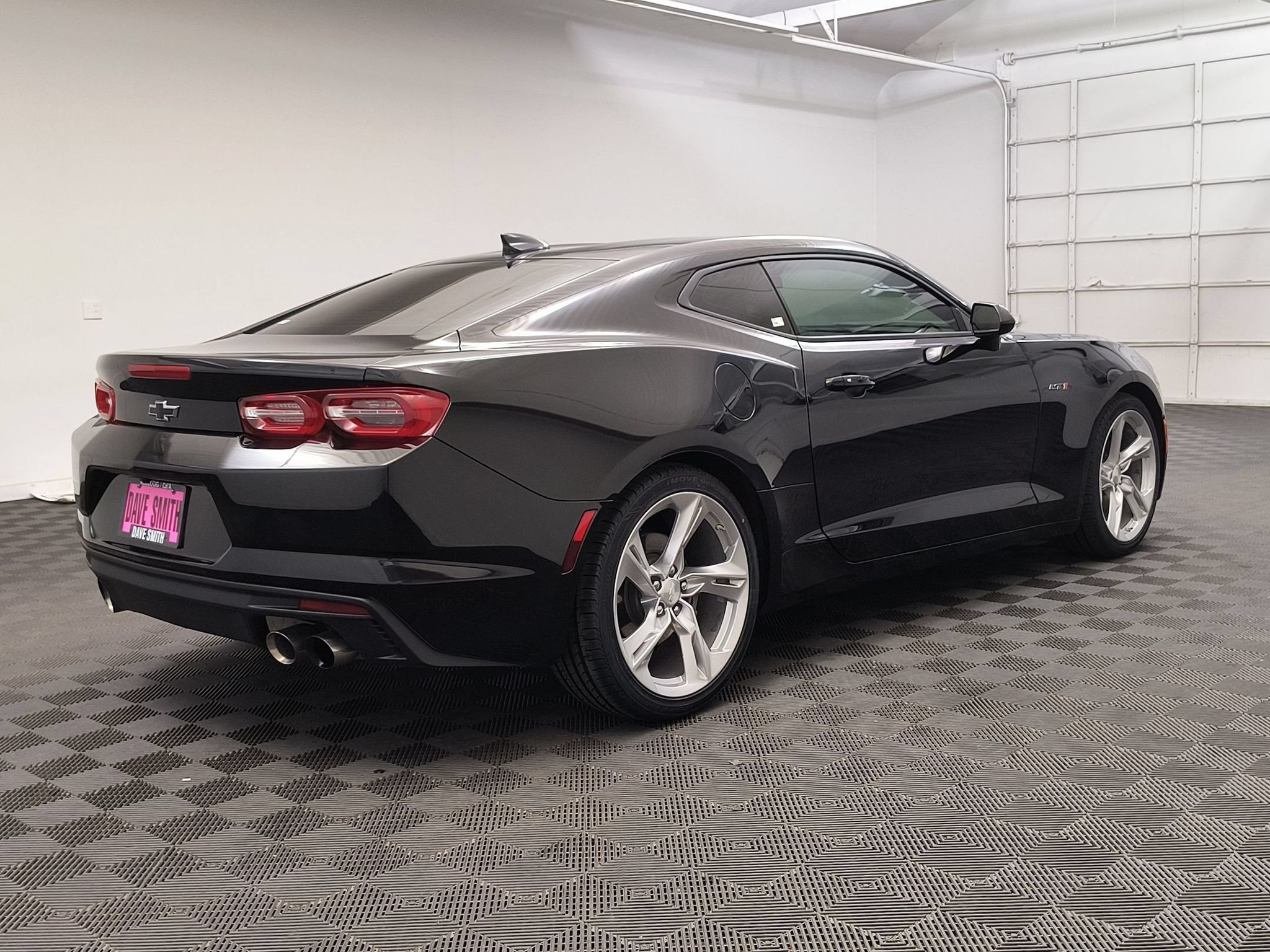 Used 2021 Chevrolet Camaro LT w/ Technology Package RWD image 9