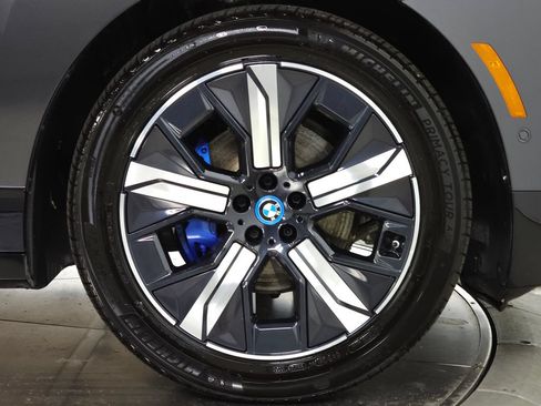Used 2023 BMW iX xDrive50 w/ Premium Package AWD/4WD image 14