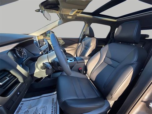 Used 2023 Nissan Rogue SV w/ SV Premium B Package image 15