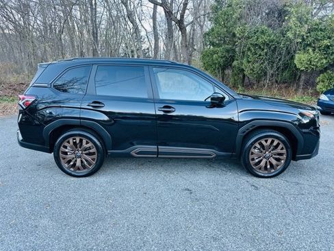 Used 2025 Subaru Forester Sport image 4