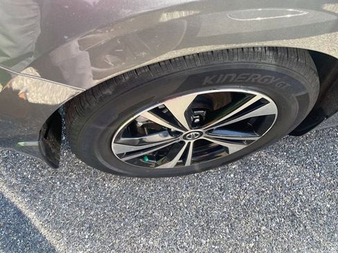Used 2022 Nissan Sentra SV w/ All-Weather Package FWD image 10