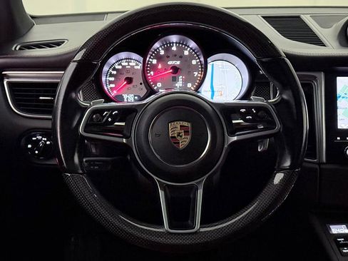 Used 2017 Porsche Macan GTS AWD/4WD image 35