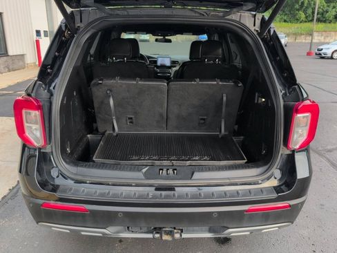 Used 2020 Ford Explorer XLT w/ Equipment Group 202A AWD/4WD image 13