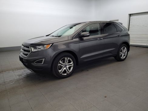 Used 2018 Ford Edge Titanium w/ Technology Package AWD/4WD image 2