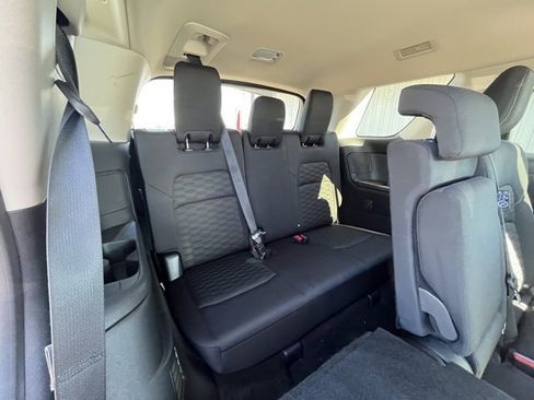 Used 2024 Nissan Pathfinder SV image 31