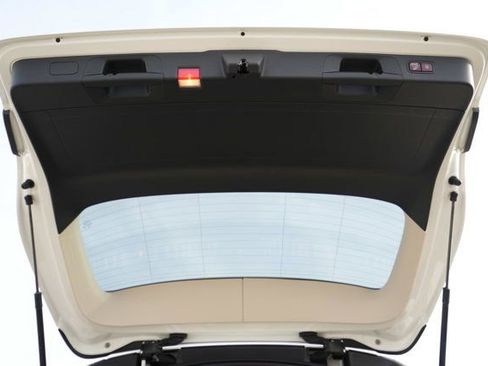 Certified 2022 Mercedes-Benz GLC 300 4MATIC w/ Multimedia Package Lite image 19