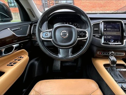 Used 2016 Volvo XC90 T6 Momentum w/ Momentum Plus Package AWD/4WD image 7
