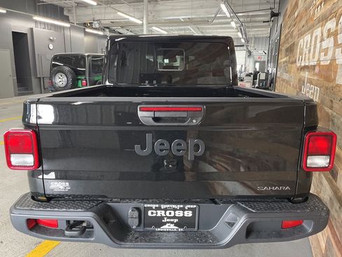 New 2026 Jeep Gladiator Sahara image 25