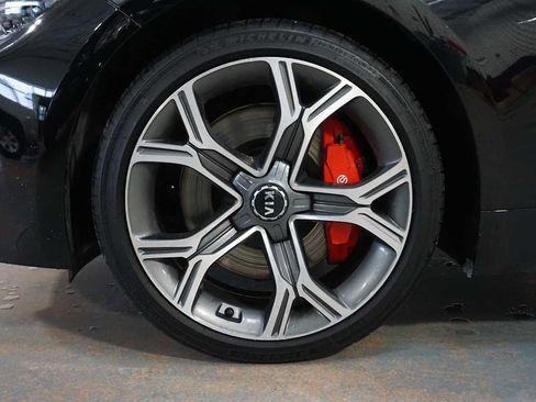 Used 2021 Kia Stinger GT2 image 8