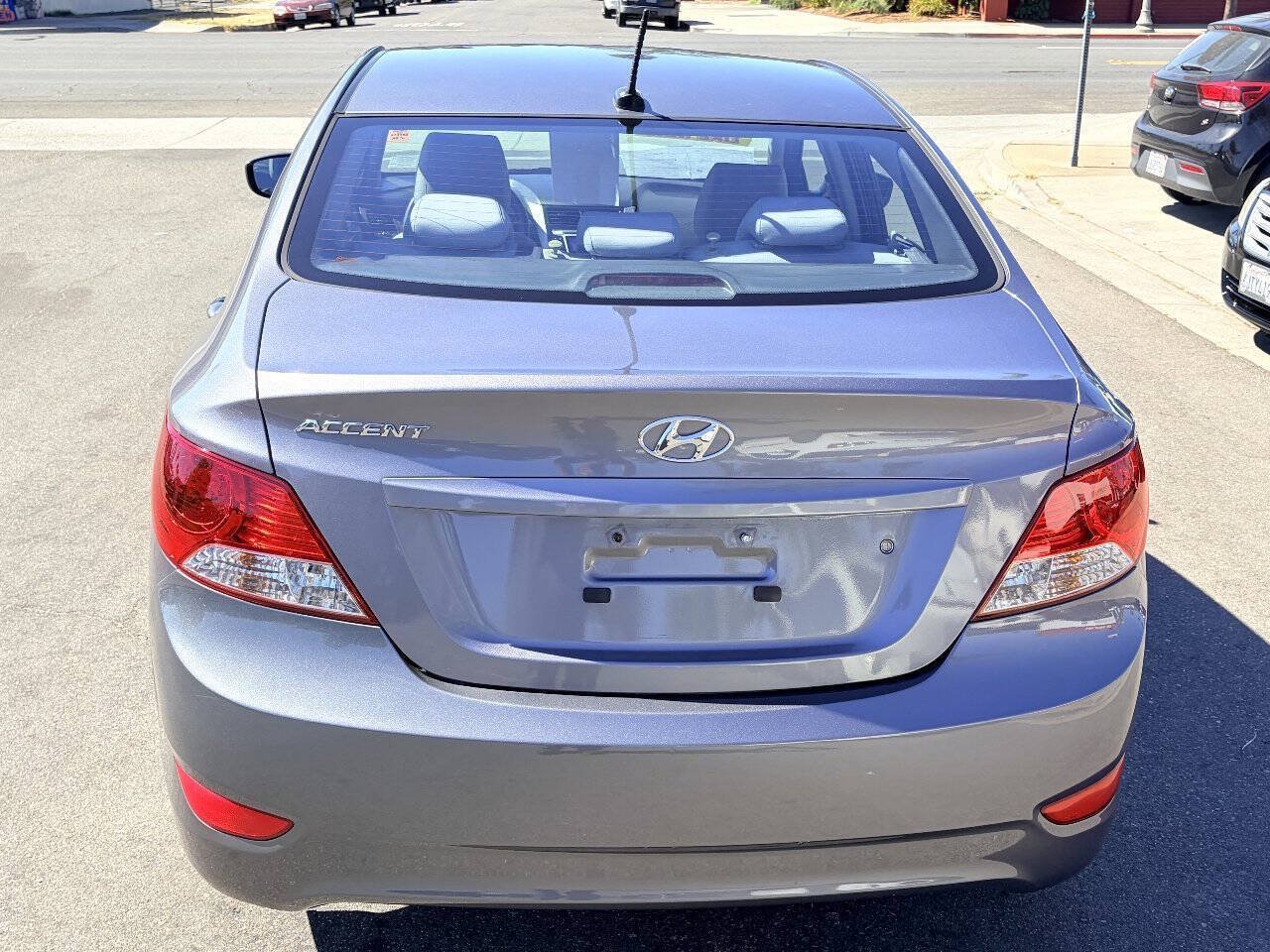 Used 2013 Hyundai Accent GLS FWD image 5