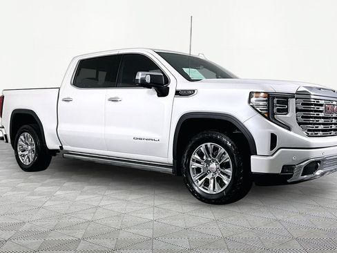 Used 2022 GMC Sierra 1500 Denali w/ Technology Package AWD/4WD image 3