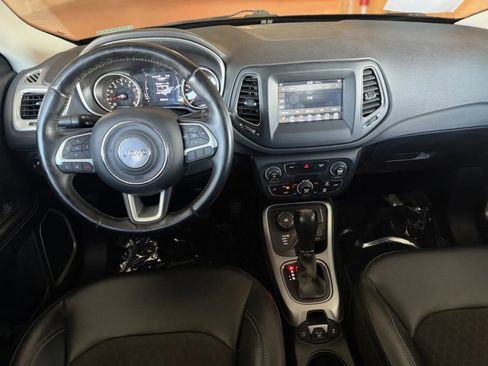 Used 2020 Jeep Compass Latitude w/ Cold Weather Group AWD/4WD image 20