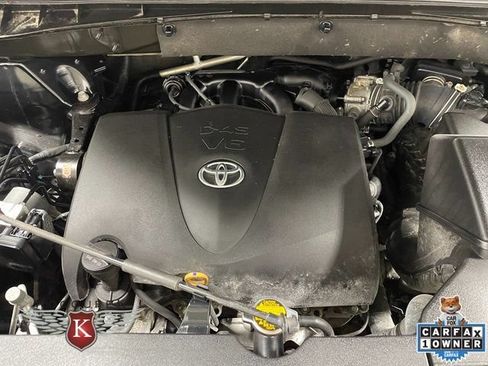 Used 2017 Toyota Highlander XLE AWD/4WD image 25