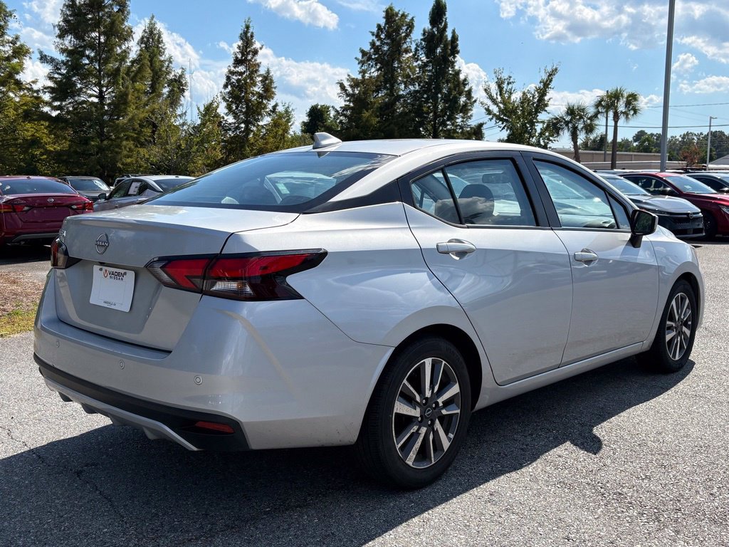 Used 2025 Nissan Versa SV FWD image 5