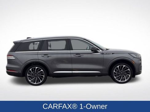 Used 2025 Lincoln Aviator Reserve w/ Illumination Package AWD/4WD image 2