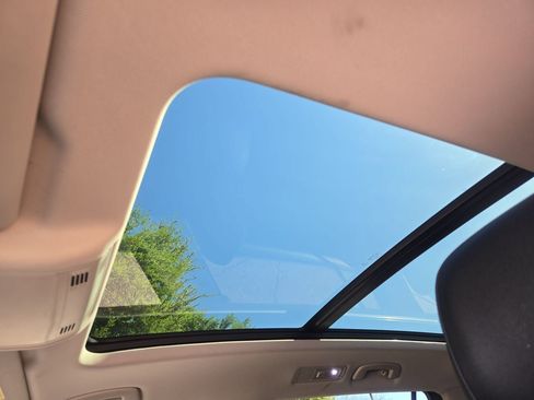 Used 2019 Volkswagen Tiguan SE FWD image 29