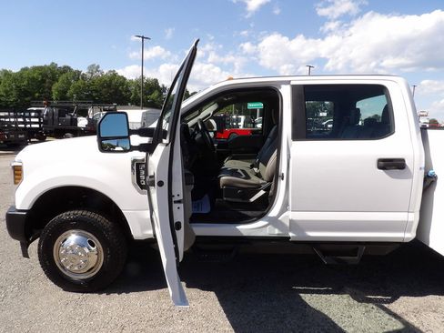 Used 2019 Ford F350 XL w/ Power Equipment Group AWD/4WD image 13