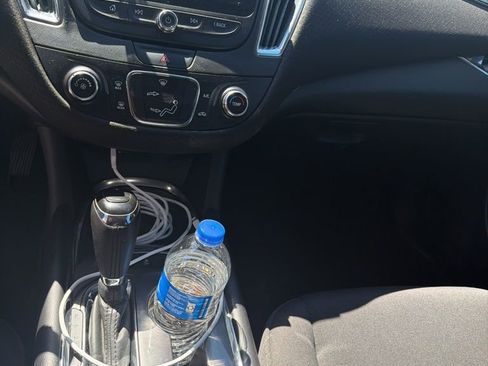 Used 2017 Chevrolet Malibu LT image 6