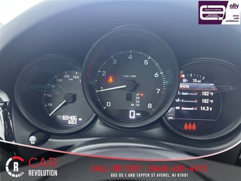 Used 2022 Porsche Macan w/ Premium Package Plus AWD/4WD image 41